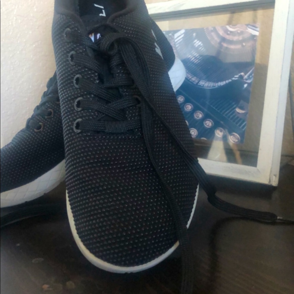 Black and Grey. Only have used twice!